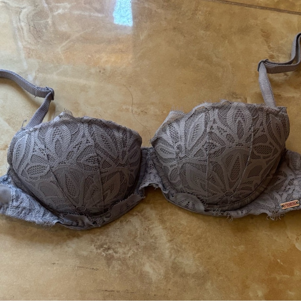 Victoria’s Secret 32A lace push-up bra